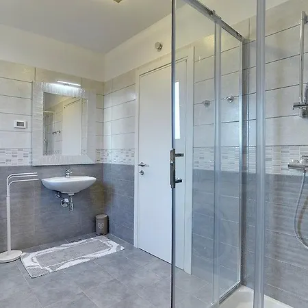 House Baldini Banjole