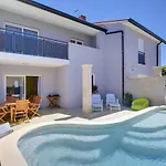House Baldini بيت للعطل *