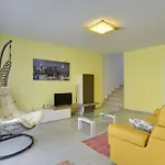 House Baldini بيت للعطل بنجول